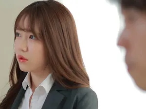 Bà xã trẻ chấp nhận mút cho chủ nợ của anh xã để trừ nợ