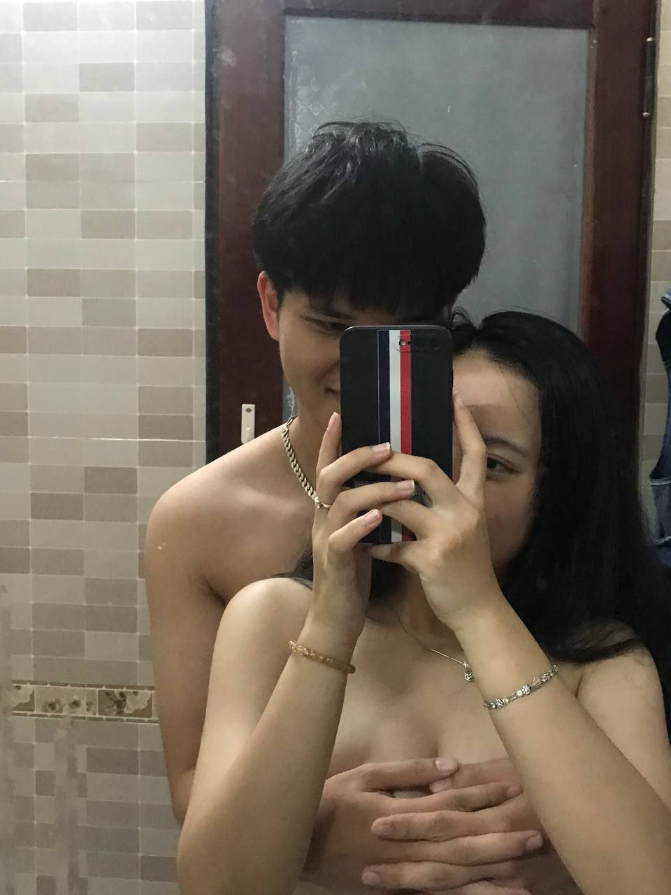 Chị gái mày ngon quá làm tao không làm chủ được cái buồi