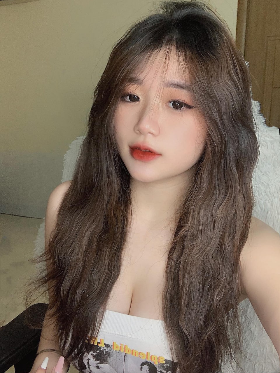 Hai em đồng nghiệp dễ thương bất ngờ đến nhà tôi và muốn được “chịch”